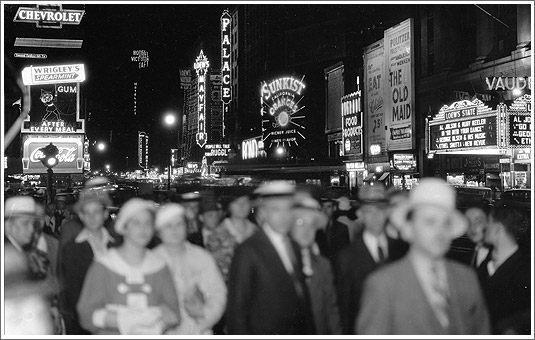 New Yorkers in Times Square waiting to see the first ever ball drop, 1907.  Source: press photo for the NY Times.