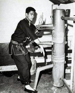Bruce Lee working an early Gua Jong, circa 1960.