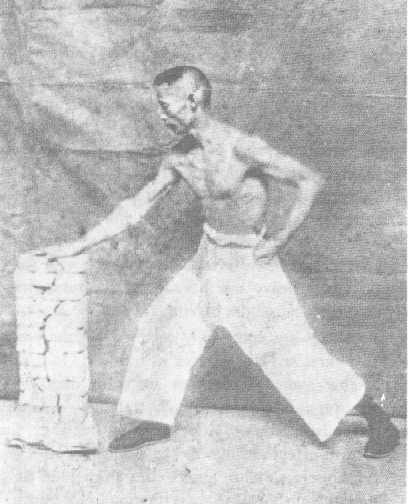 I have no idea whether Gu actually killed a horse with a single blow. Luckily we have a series of photographs of this particular feat.