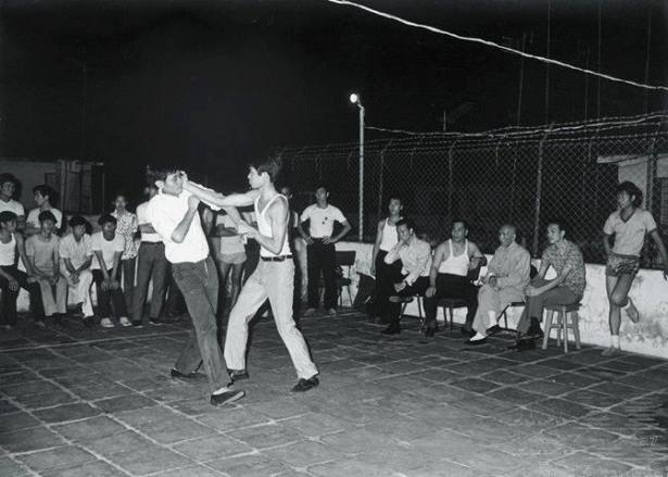 Ip Man visiting Ho Ka Ming's School in Macau. 