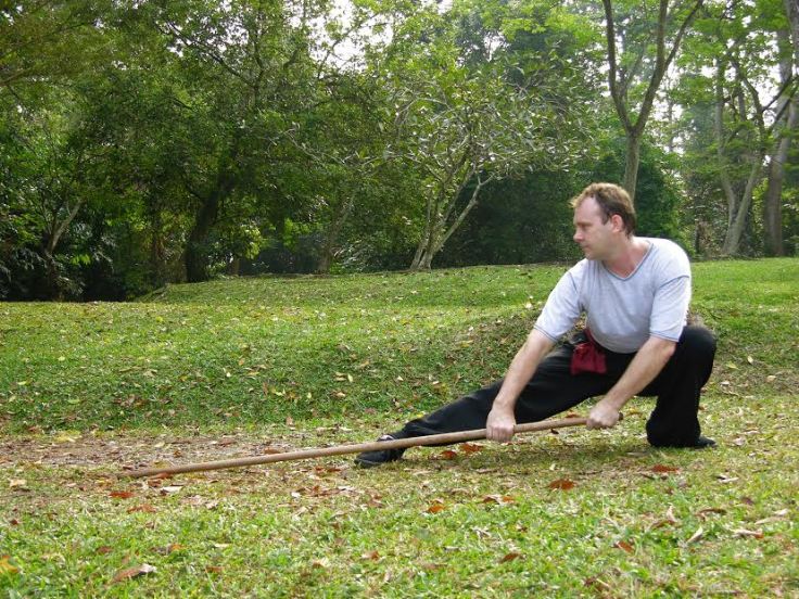 Chin Woo crouching tiger quarterstaff stance, Singapore, 2007